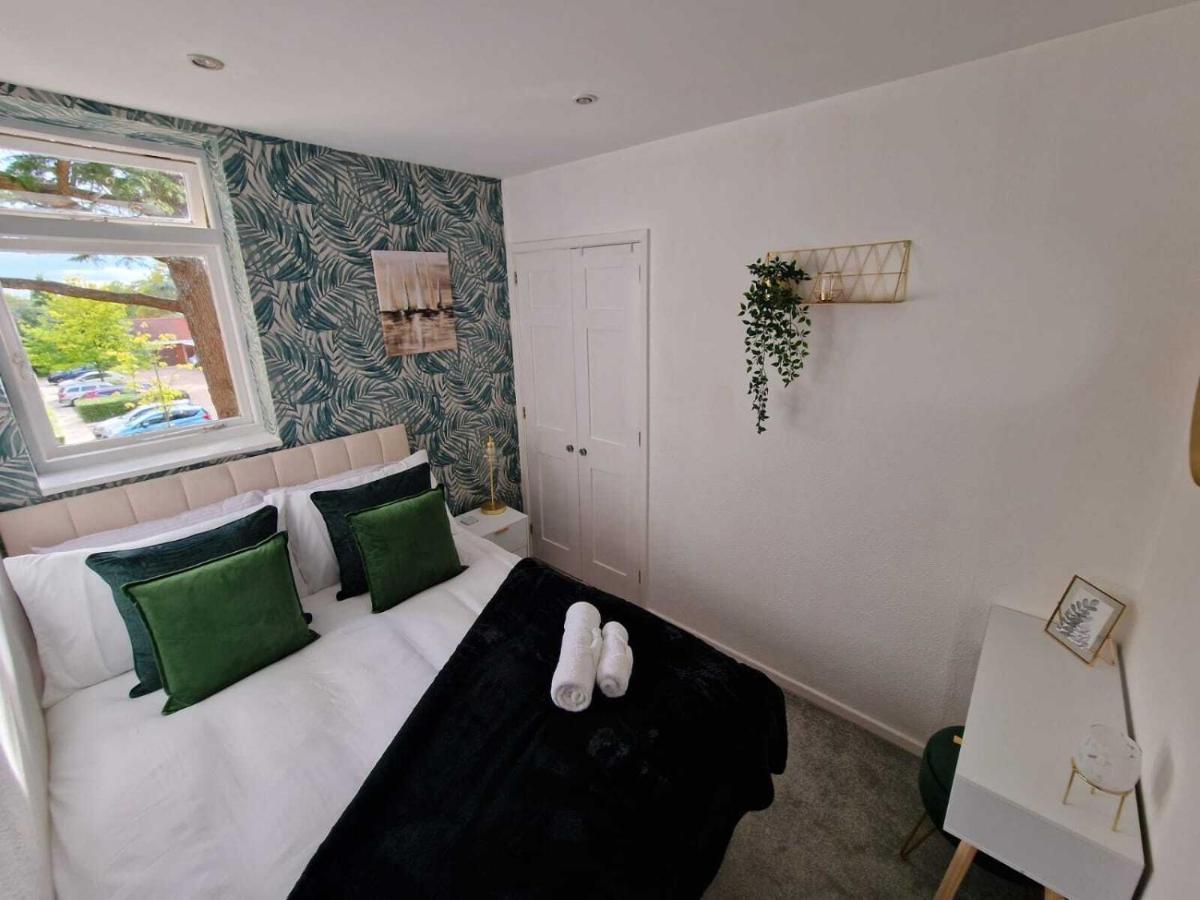 Two Bedroom Mansion House Apartment By Az Luxury Stays Newmarket With Parking And Wifi Exteriör bild
